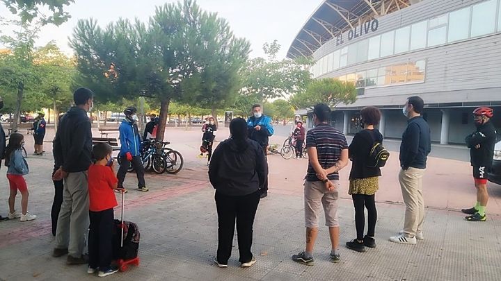 Policía Local de Coslada da instrucciones a escolares y padres / @Ayto_Coslada