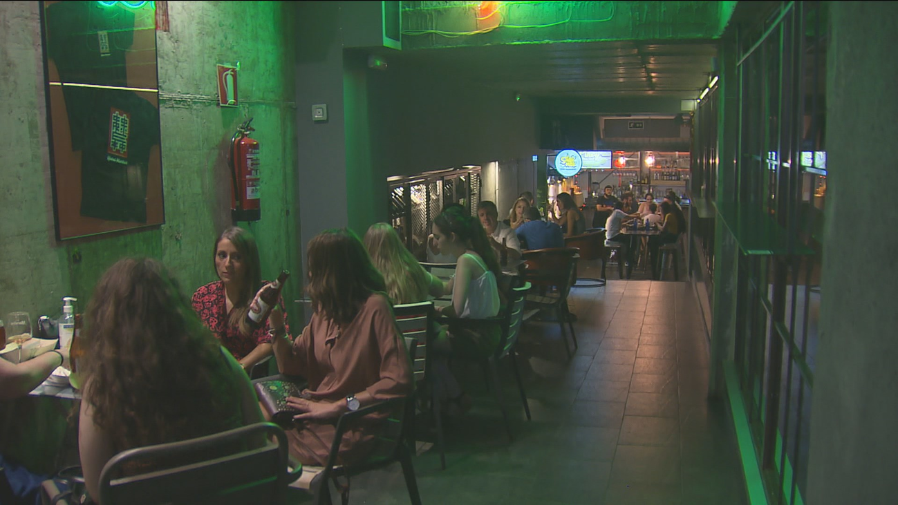 Los hosteleros madrileños aseguran que no sobrevivirán a nuevas restricciones de aforo