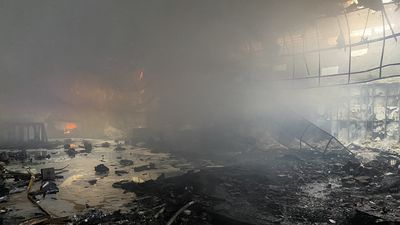 Extinguido un incendio en una discoteca cerrada de un polígono de Alcalá de Henares