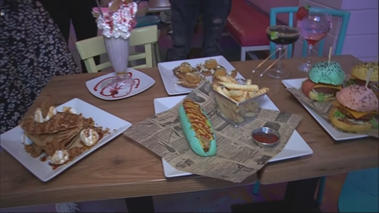 Descubrimos los perritos calientes de colores