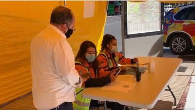 El SAMUR instala tres puntos de información covid-19 en Ciudad Lineal, Villaverde y Usera
