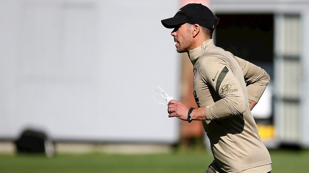 Simeone: "Claro que pueden jugar juntos Suárez y Costa"