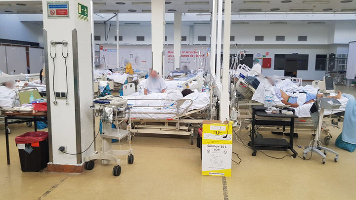El Hospital de La Paz  tiene a 25 positivos esperando una cama en el gimnasio porque no hay hueco en planta / @Kurioso