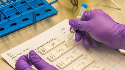 Alcorcón plantea poner carpas en el centro ante la falta de espacios para realizar test antígenos