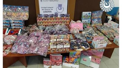 La Policía Municipal incauta más de 5.000 artículos infantiles falsificados en Usera