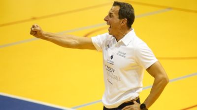 Guillermo Gallardo, entrenador del Voleibol Alcobendas: "Este grupo hace historia por su lucha y compromiso"
