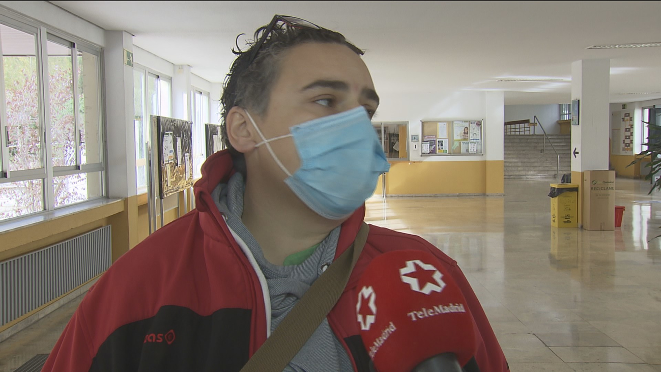 Mil trescientas personas opositan a 40 plazas de examinadores de tráfico