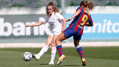 0-4. El Real Madrid femenino debuta en la liga con derrota ante el Barça