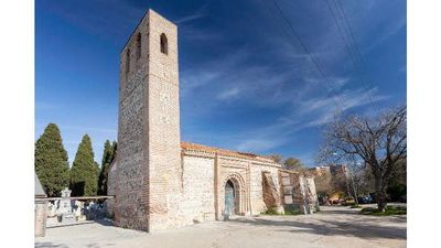 Vandalismo y suciedad en torno al templo mudéjar más antiguo de Madrid