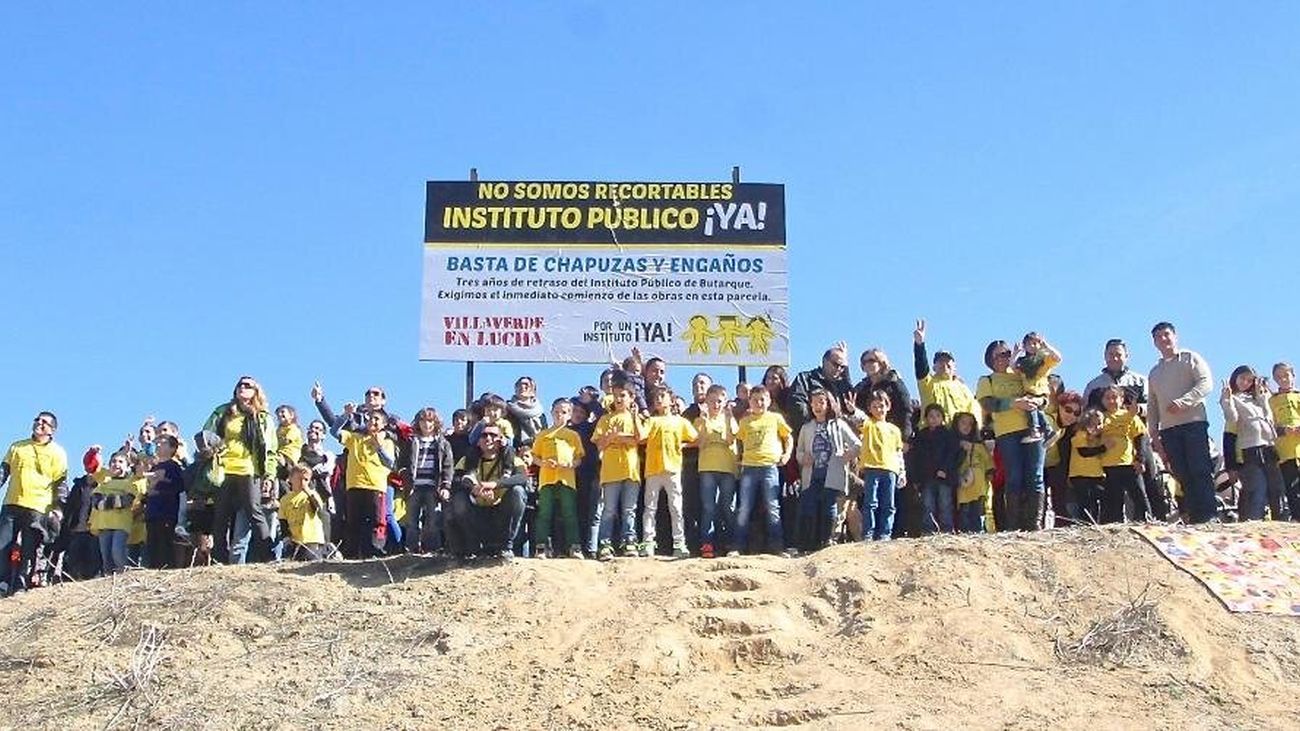 Protesta vecinal para pedir el Instituto en Butarque, Villaverde