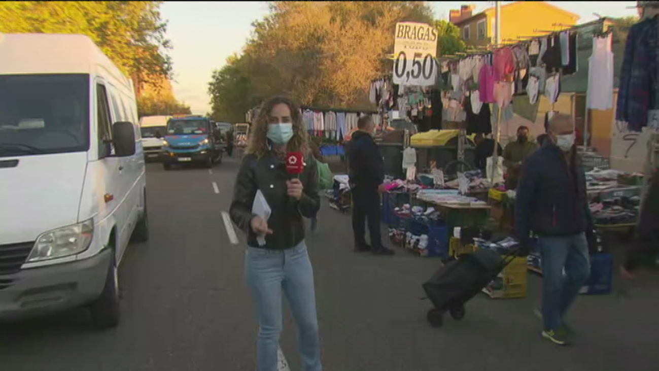 Los comerciantes aseguran que sólo hay alguna aglomeración puntual y aislada en los mercadillos