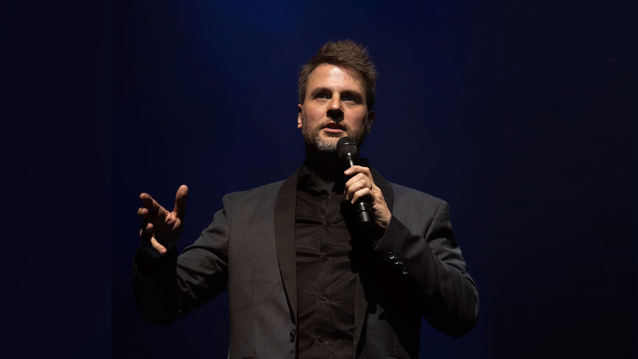 Gerónimo Rauch canta un versión de 'No time to die',  de Billie Eilish