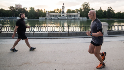 Razones por las que los corredores deberían usar mascarilla y por las que hay que evitar hablar en el metro
