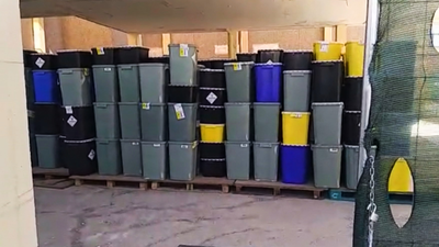 Trabajadores de hospitales madrileños denuncian la acumulación de residuos de pacientes Covid-19