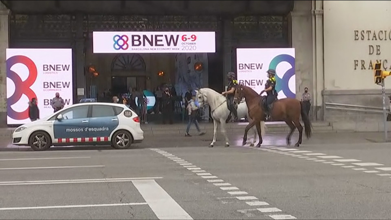 Las Fuerzas de Seguridad ultiman un amplio operativo por la visita del Rey y Sánchez a Barcelona