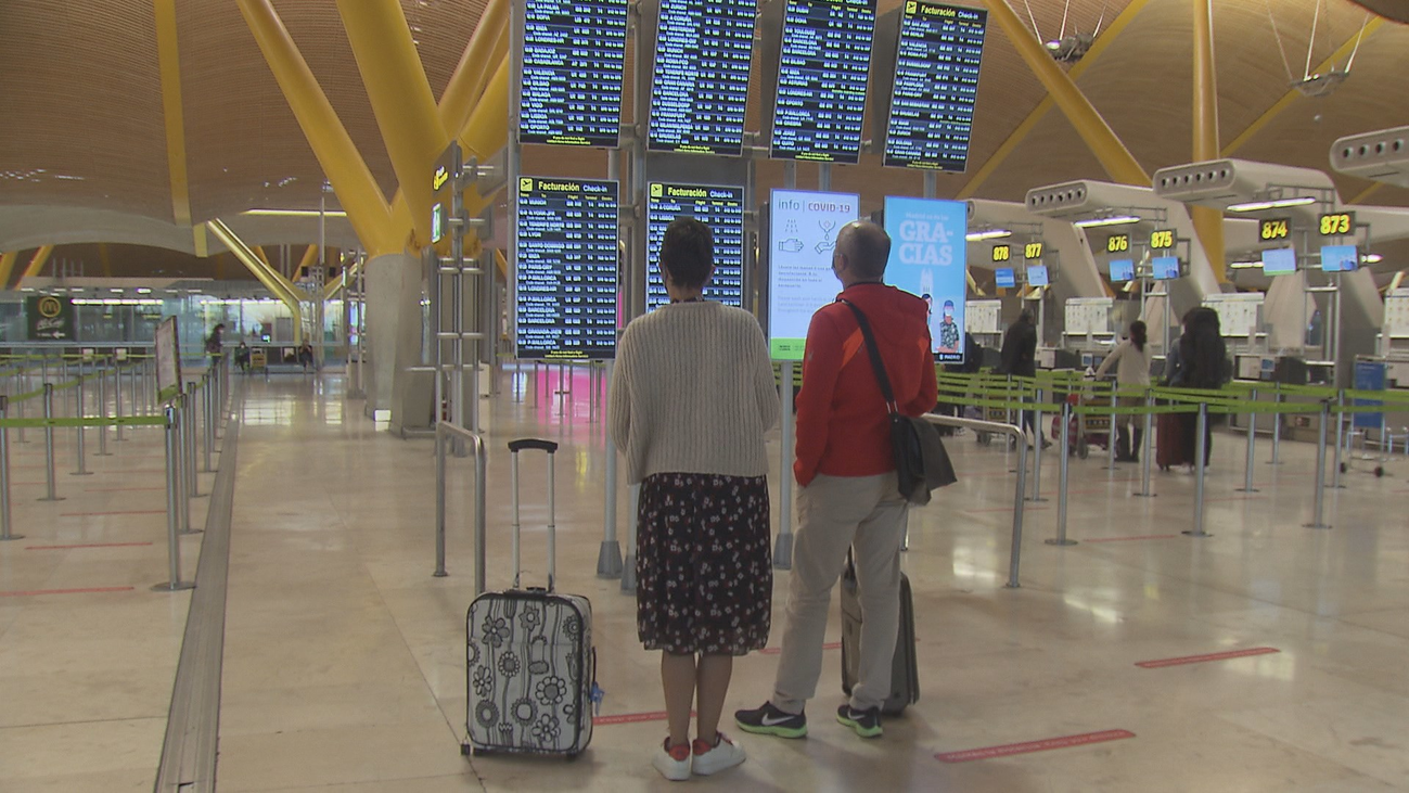 Barajas y Atocha, pendientes de la aplicación del estado de alarma