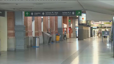 El estado de alarma sorprende a algunos madrileños en plena operación salida