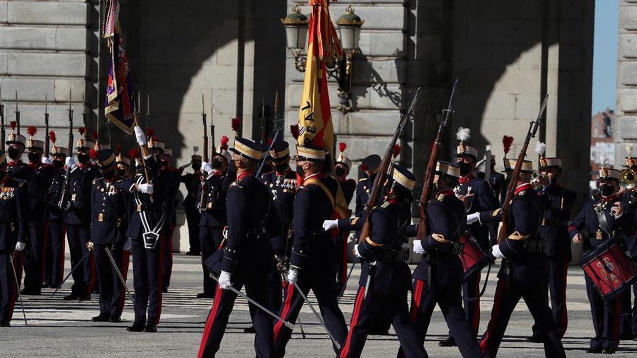 Desfile militar en el Día de la Fiesta Nacional