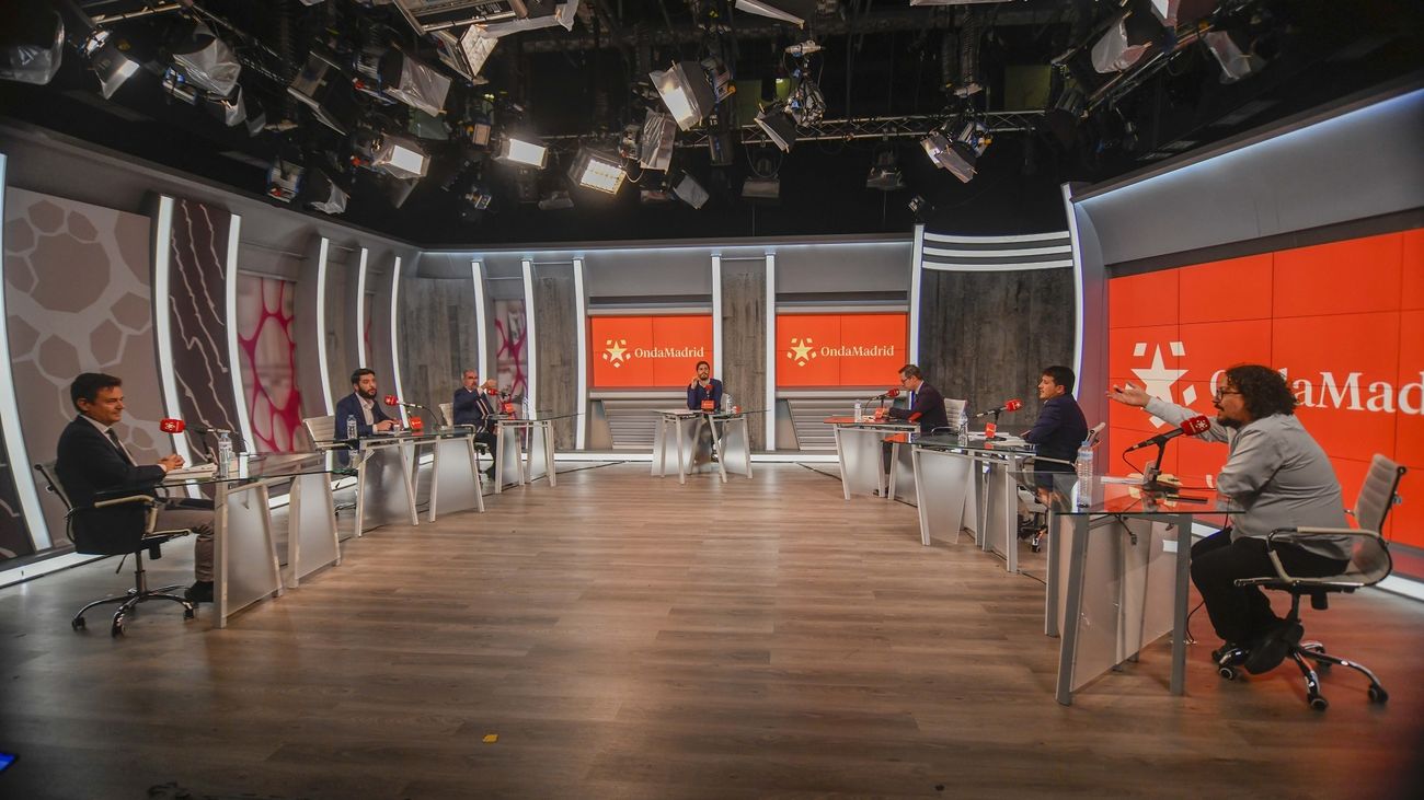 David Junquera modera la tertulia de portavoces ‘Madrid, a debate’.