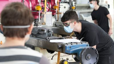 Cientos de estudiantes madrileños, a la espera de poder realizar prácticas externas