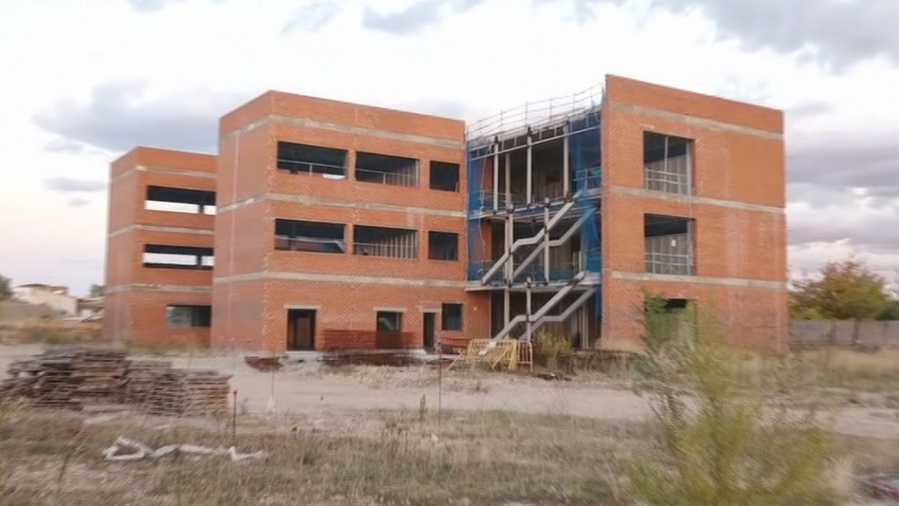 Más de 200 alumnos estudian en barracones en Alcalá de Henares