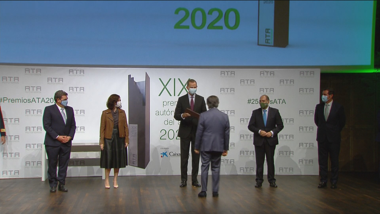 Felipe VI, a los autónomos: "España os necesita más que nunca"