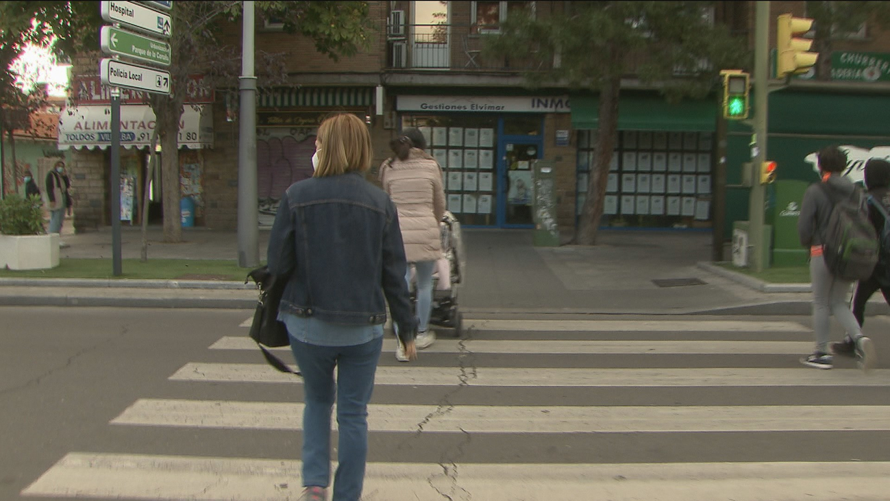 Primer día laborable con nuevas limitaciones antiCovid en 4 municipios de Madrid