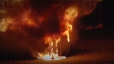 Las barricadas iluminaron esta noche el sector 6 de la Cañada Real