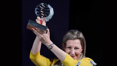 Eva García Sáenz de Urturi gana con 'Aquitania' el 69º Premio Planeta