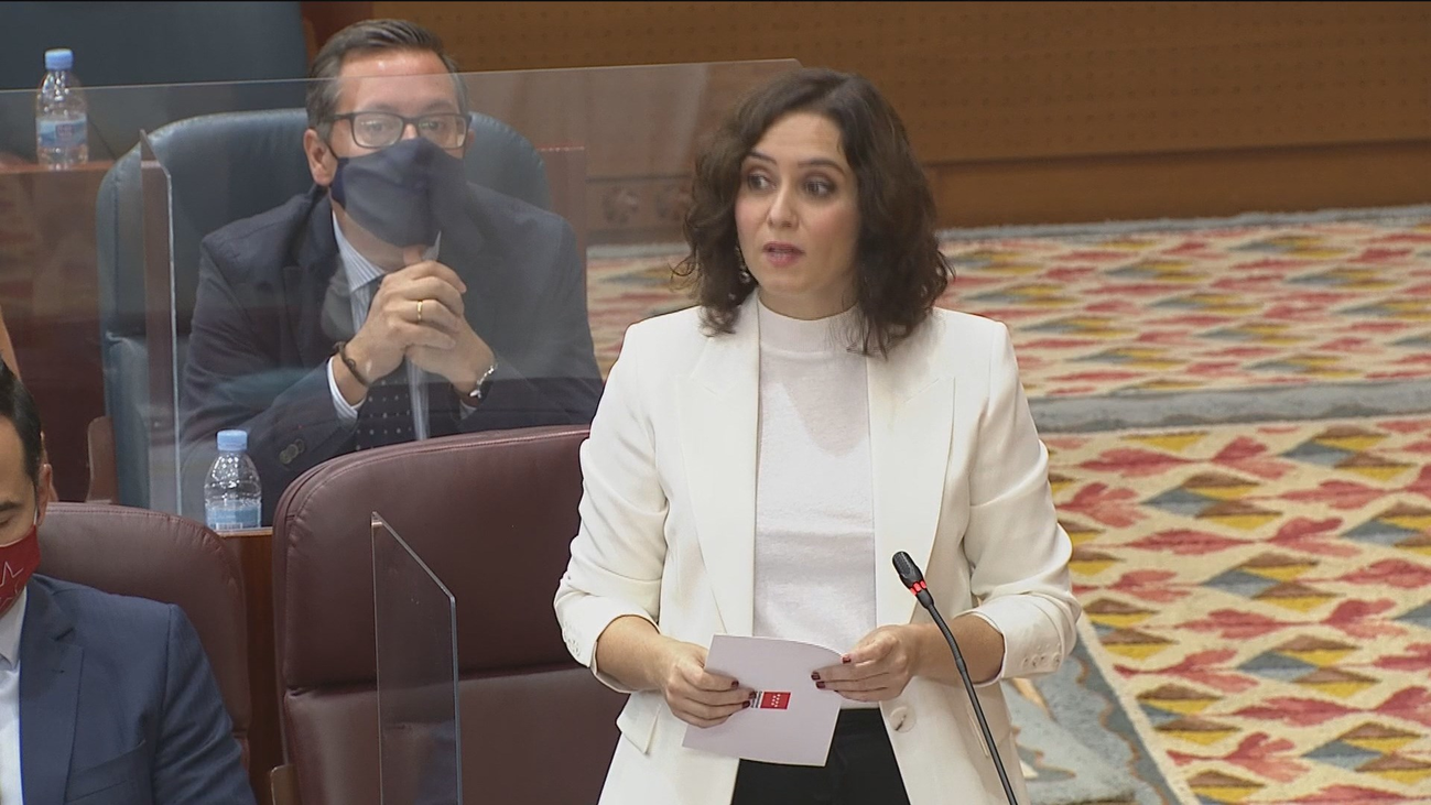 Ayuso asegura que el Gobierno impuso el estado de alarma en Madrid "a punta de pistola" y no le dio opción