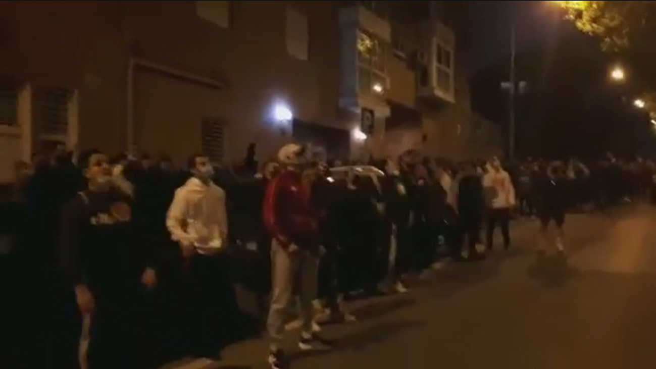 Los vecinos de Las Rosas se muestran hartos y el Ayuntamiento promete más presencial policial