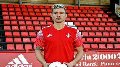 Piti, copropietario y jugador del Atlético Pinto a los 39 años