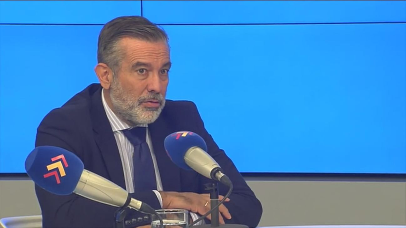 López señala a Sánchez como el "culpable" de que se declare estado de alarma ante su "pasividad"