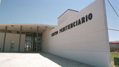 Los sindicatos de prisiones denuncian que no se hacen PCR a los funcionarios en Madrid