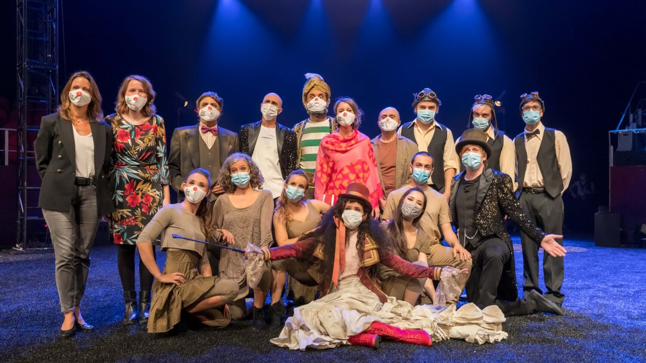 Pepe Viyuela nos cuenta la apasionante historia del circo Price en 'Mil novecientos setenta sombreros'