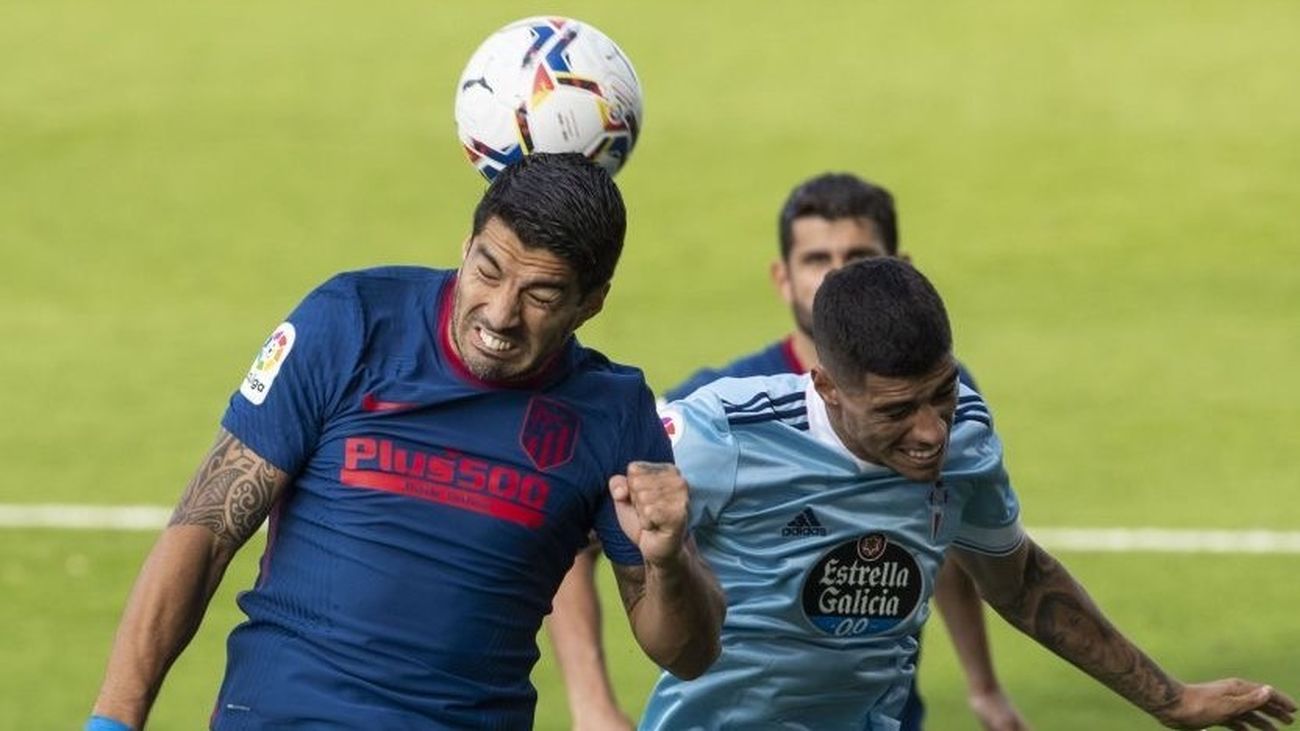 Luis Suárez ante el Centa