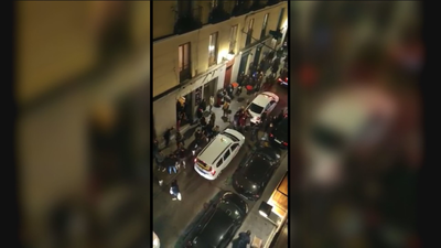 Denuncian aglomeraciones ante los bares de la Cava Baja sin distancia de seguridad ni mascarillas