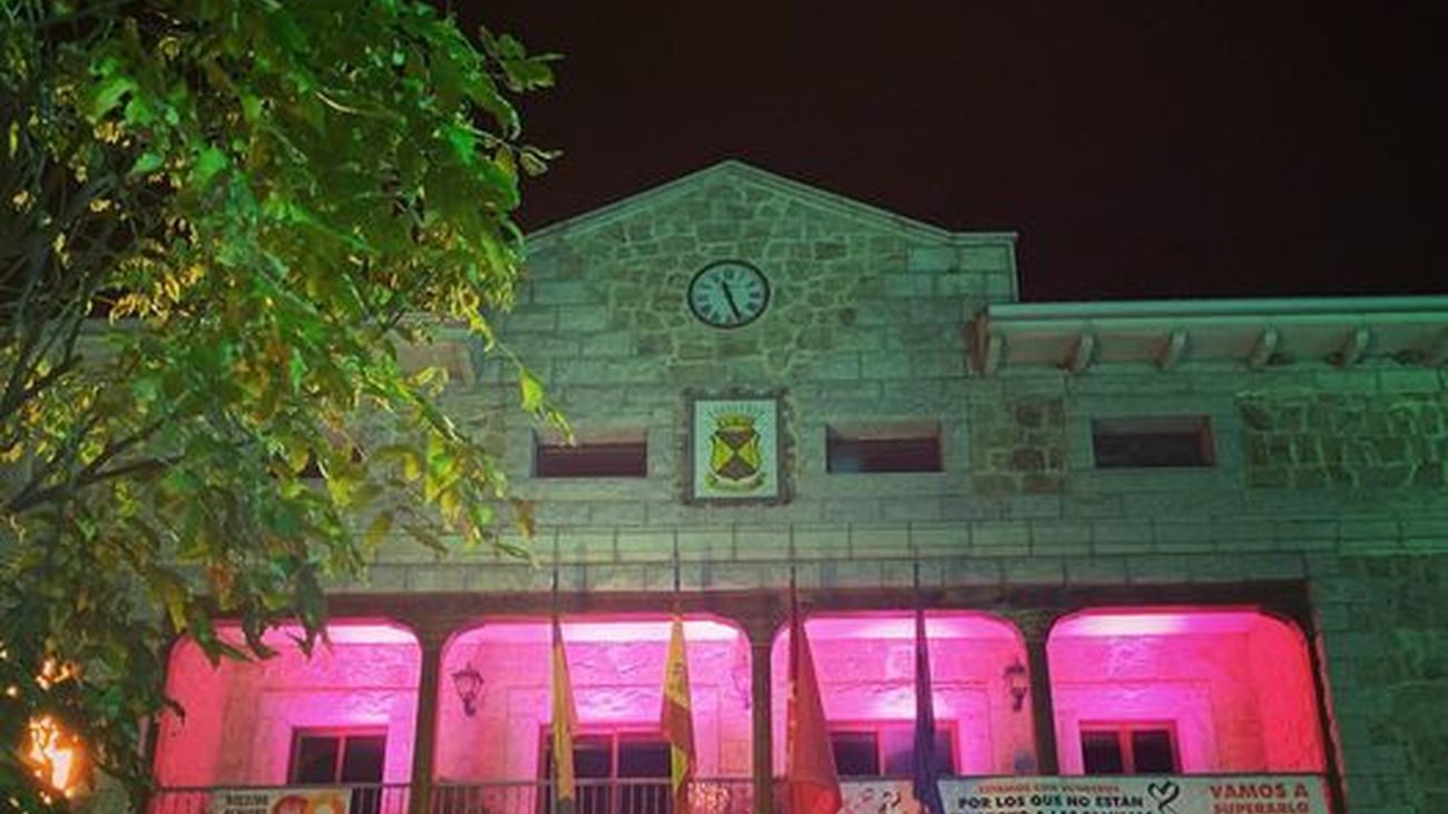 Fachada del Ayuntamiento de Manzanares el Real