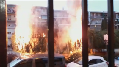 Las llamas queman un parque en Villaverde