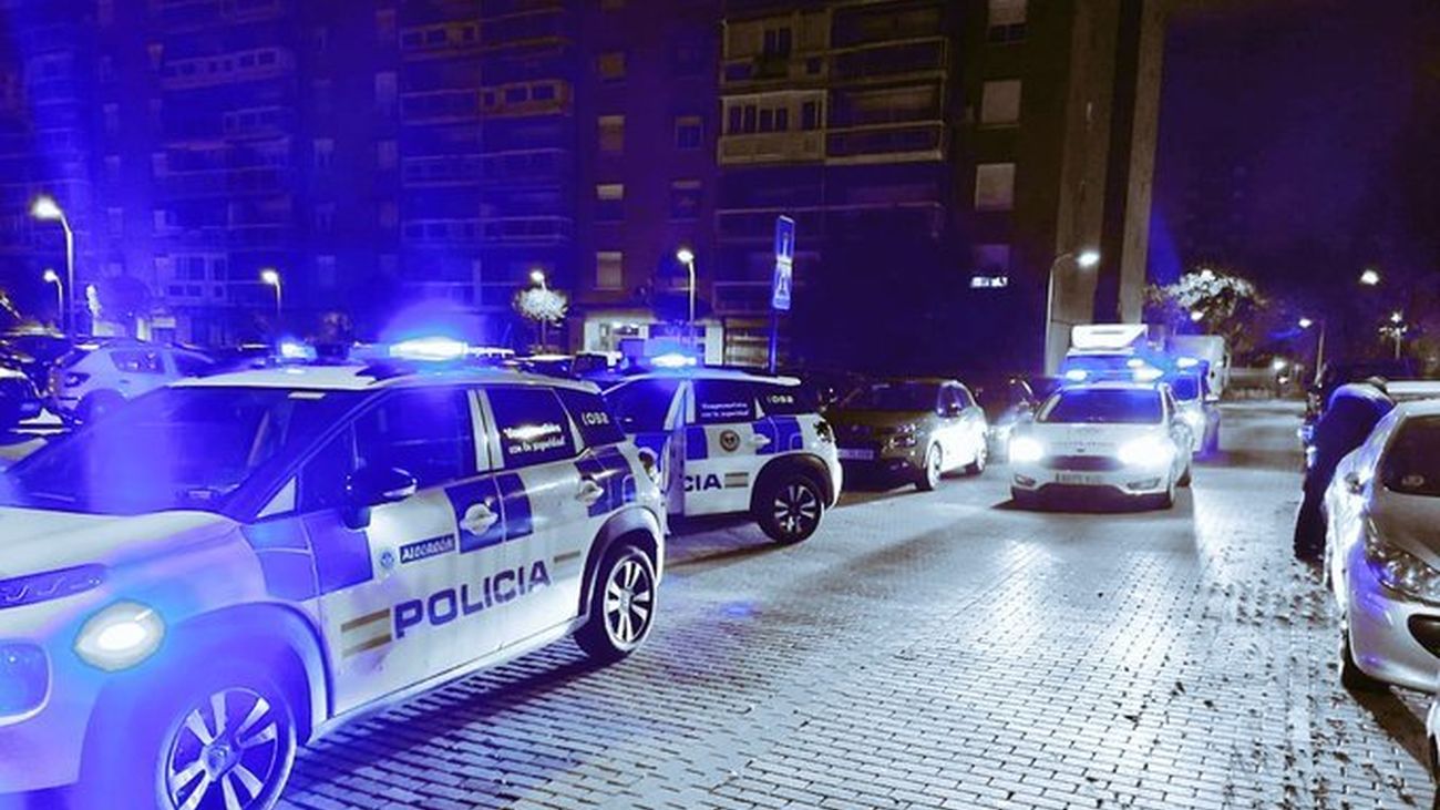 Varios coches policiales