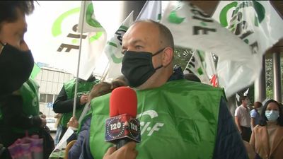 Sindicatos médicos llaman a la movilización: "La Sanidad Pública está al límite"