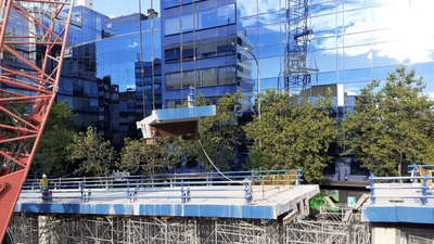 La calle Joaquín Costa se queda sin puente