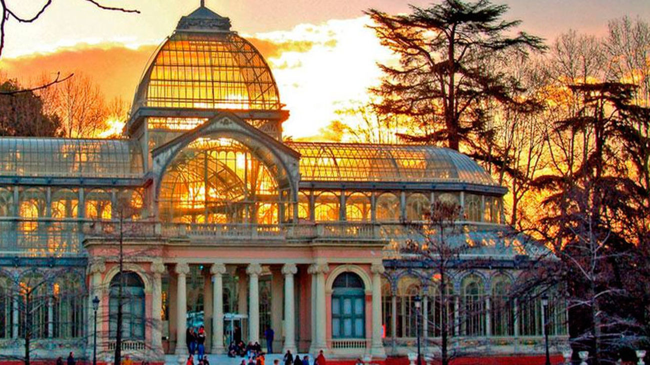 Palacio de cristal al atardecer