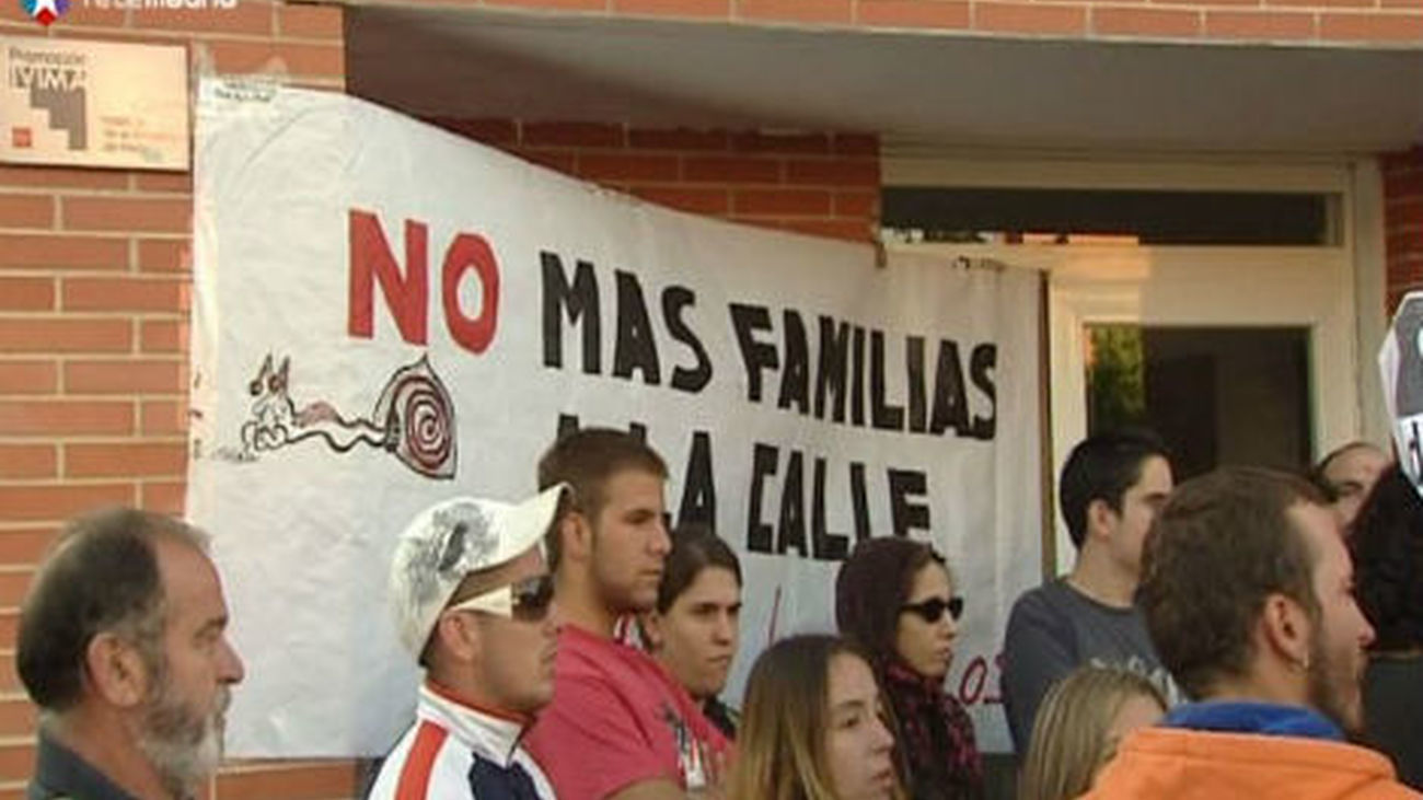 Protesta vecinal por un desahucio en Madrid