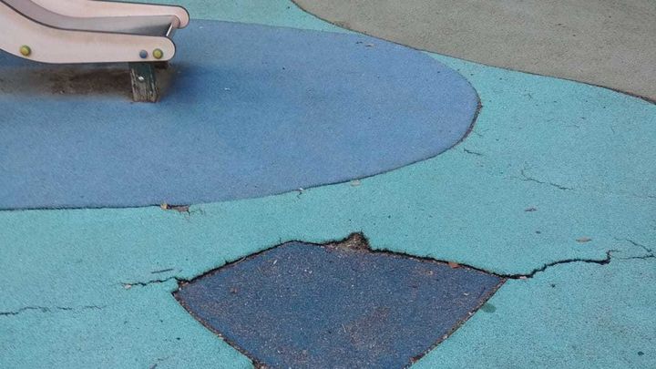 Zona de juegos infantiles del parque de Villa Rosa-Paco Caño / AAVV VILLA ROSA