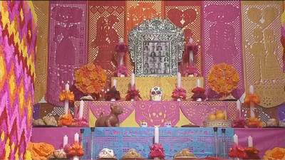 La Casa de México de Madrid dedica su megaaltar del Día de los Difuntos a las víctimas del covid-19