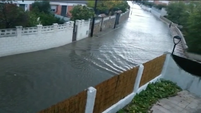 Bárbara deja calles convertidas en ríos en Navalcarnero