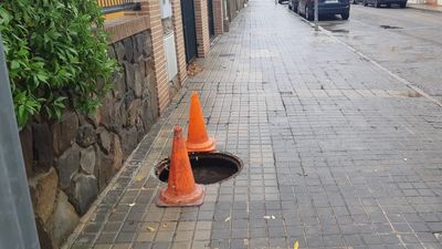 Vuelven a robar tapas de alcantarilla en Torres de la Alameda