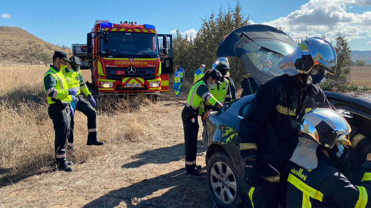 Muere un hombre de 29 años tras salirse de la vía en la M-318 en Colmenar de la Oreja