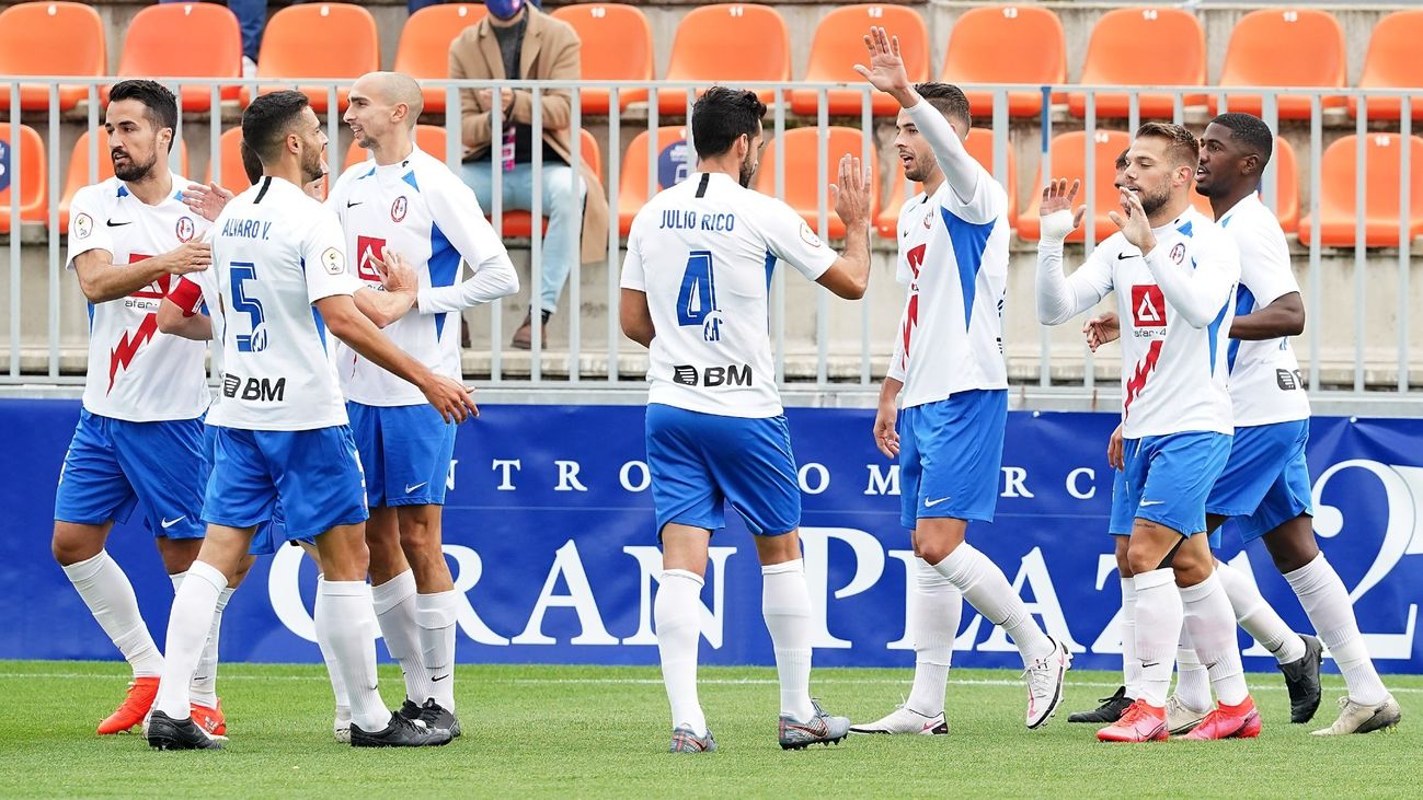 Rayo Majadahonda y Navalcarnero, líderes en Segunda B